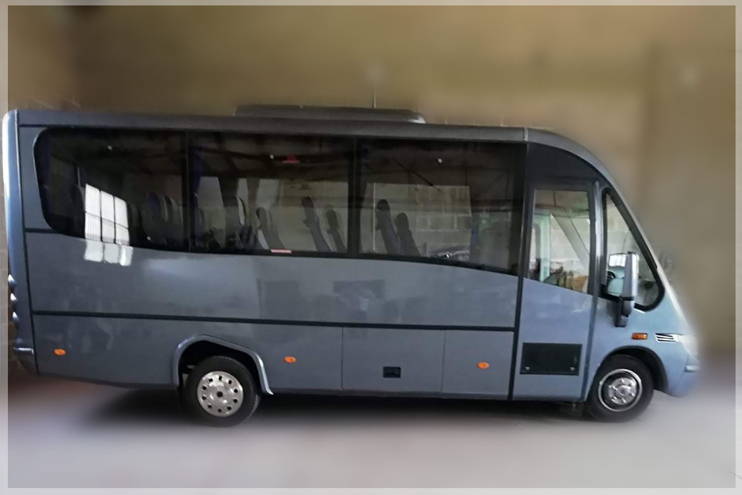 Autobus con conducente per viaggi in Italia, Toscana tour noleggio autobus minibus con conducente